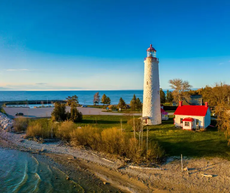 Point Clark lakeview beachfront cottage vacation rental pet friendly 2bedroom bayfield goderich grand bend lake huron ontario cottage rental
