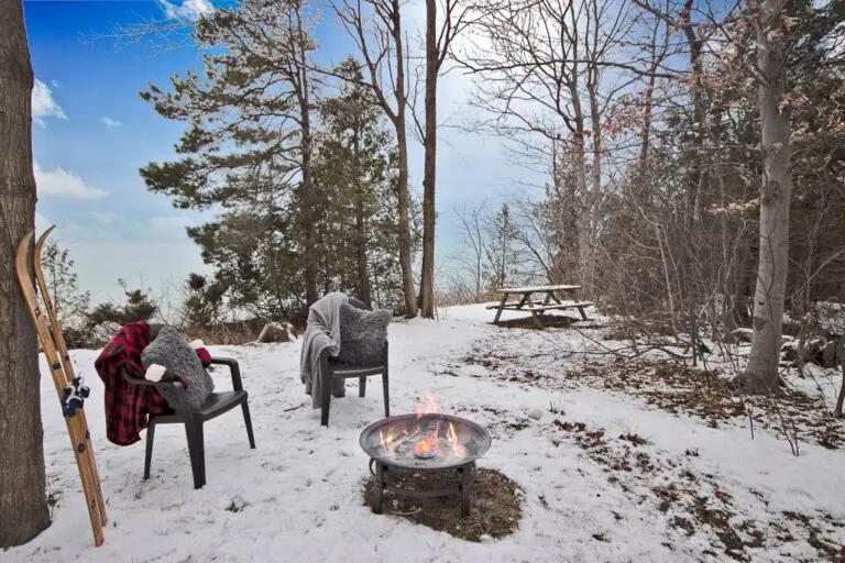 HideAway 3 bedroom Winter Lakefront Lakeview cottage rental bayfield grandbend lake huron ontario 5