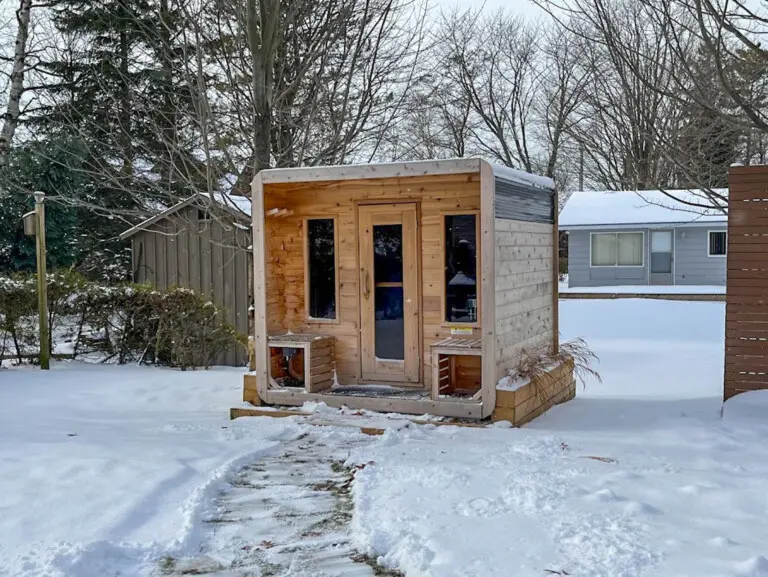 Lakeside Layover lakeview beachfront cottage vacation rental pet friendly 4bedroom bayfield goderich grand bend lake huron ontario cottage rental 1