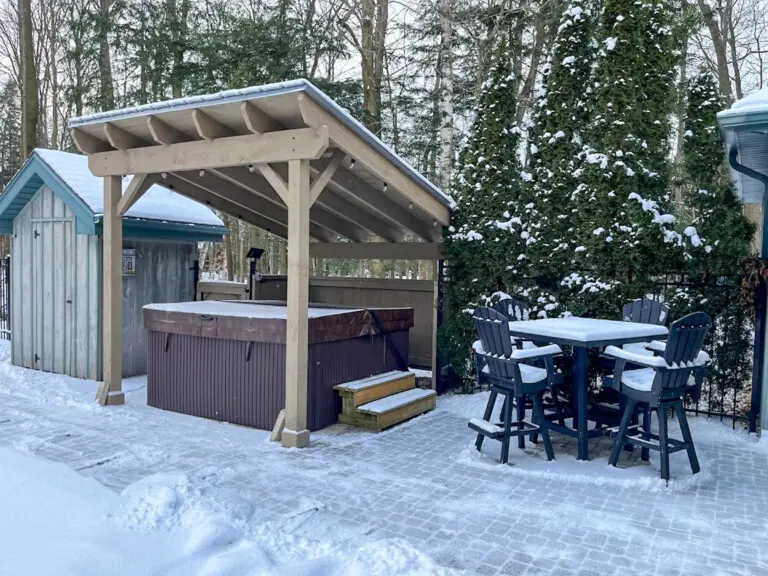 Stonewood lakeview beachfront cottage vacation rental pet friendly 4bedroom bayfield goderich grand bend lake huron ontario cottage rental 4