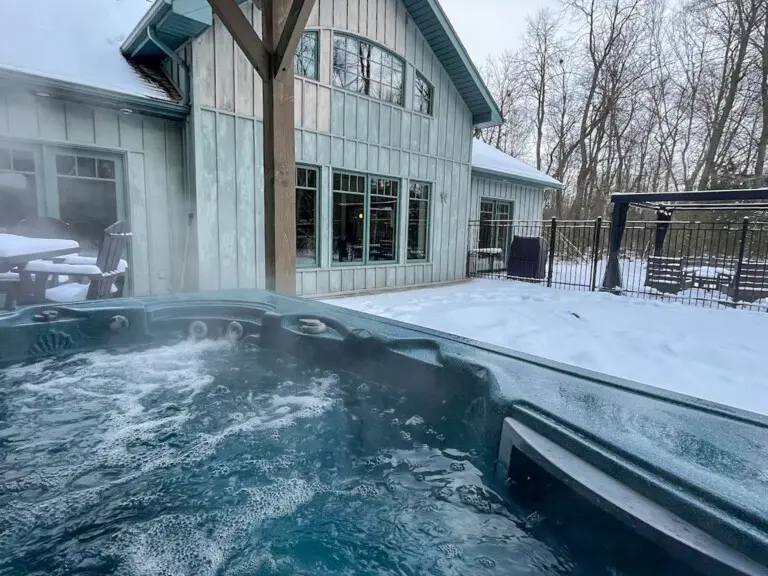 Stonewood lakeview beachfront cottage vacation rental pet friendly 4bedroom bayfield goderich grand bend lake huron ontario cottage rental 6