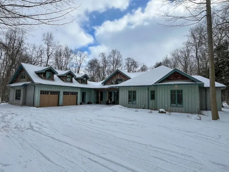 Stonewood lakeview beachfront cottage vacation rental pet friendly 4bedroom bayfield goderich grand bend lake huron ontario cottage rental 7