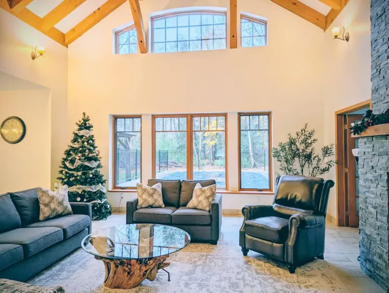 WINTER Stonewood vacation rental pet friendly 3 bedroom bayfield goderich grand bend lake huron kincardine inverhuron ontario cottage rental