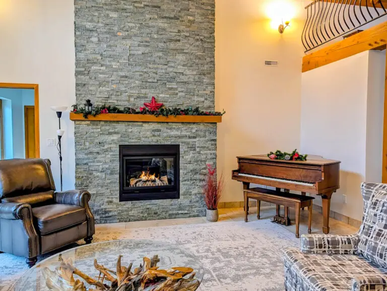 WINTER Stonewood vacation rental pet friendly 3 bedroom bayfield goderich grand bend lake huron kincardine inverhuron ontario cottage rental 1