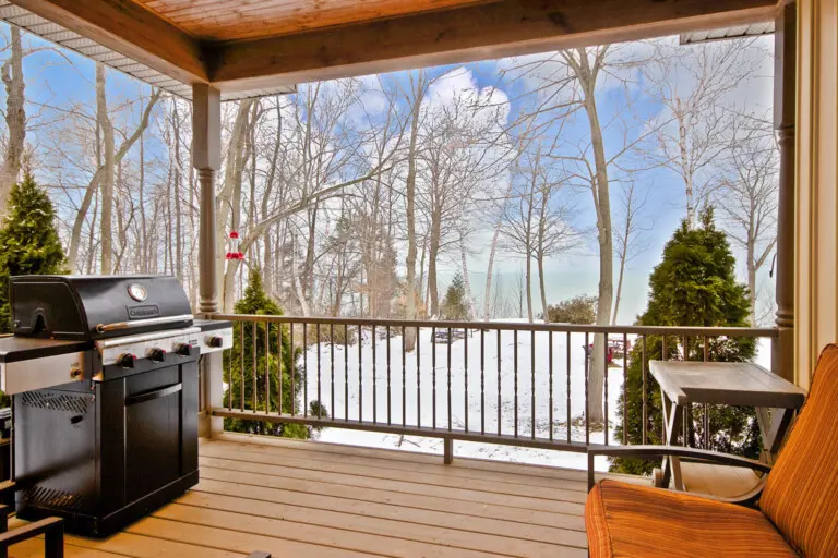woodland retreat winter cottage rental pet friendly lakefront lakeview bayfield goderich lake huron 2 2