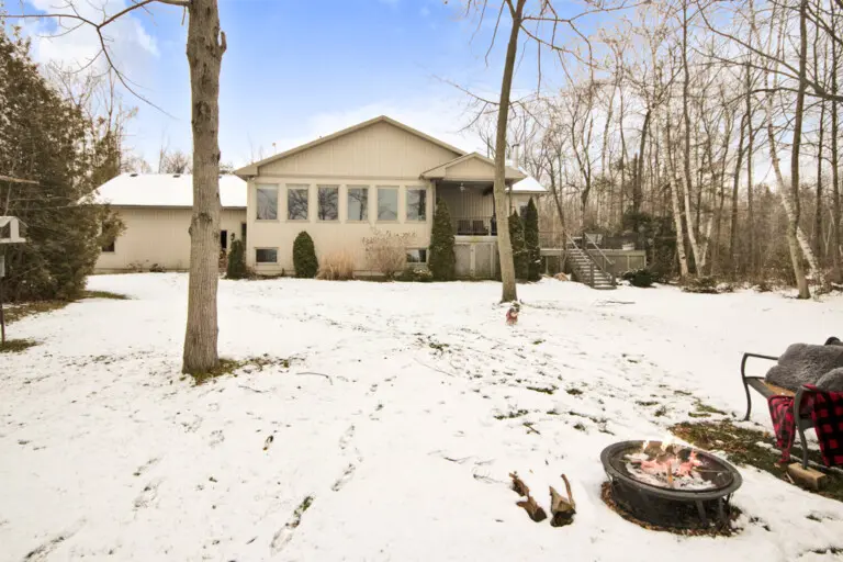 woodland retreat winter cottage rental pet friendly lakefront lakeview bayfield goderich lake huron 7