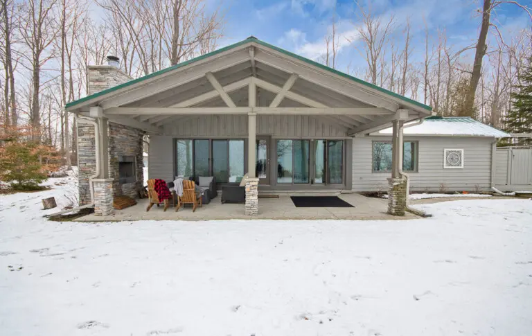 Sunset Serenity Shorehouse lakefront winter cottage rental ontario pet friendly cabin southern ontario resort christmas 03